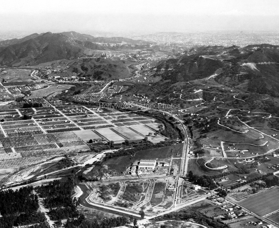 Studio City 1928 View east.jpg